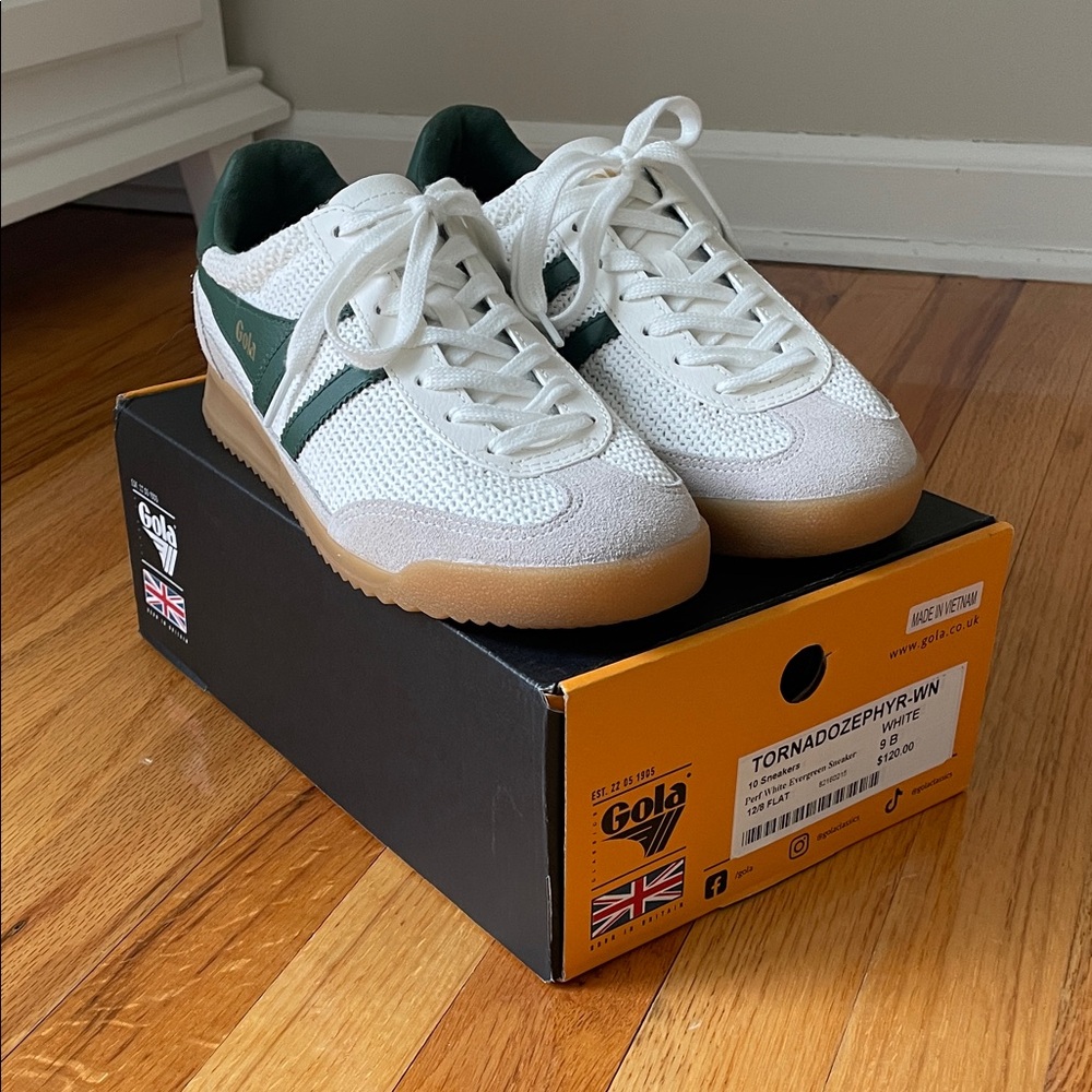 Brand new Gola Tornado Zephyr Sneakers in White and Dark Green with Gum Sole